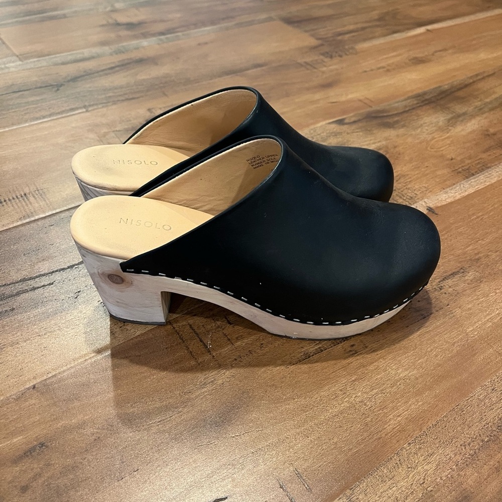 Nisolo Black Leather Clog Mules - Picture 8 of 11
